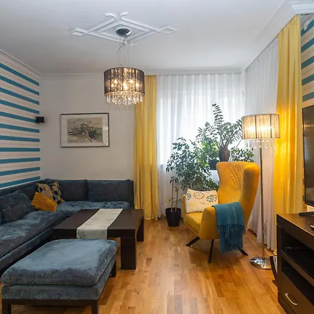 Elegant & Spacious Near Ndk Sofía