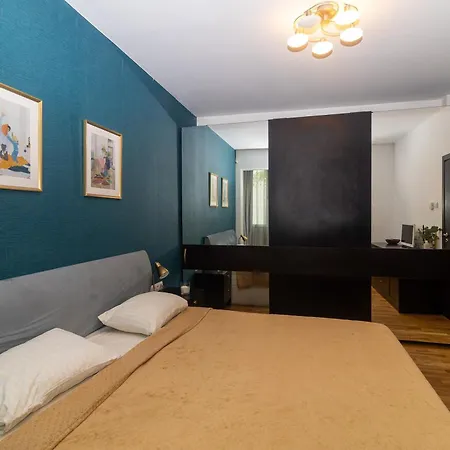 Elegant & Spacious Near Ndk Szófia