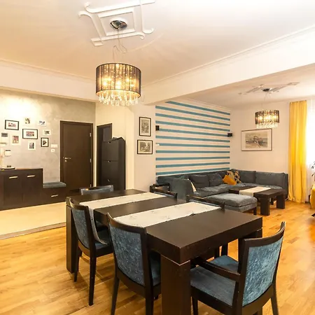 Elegant & Spacious Near Ndk